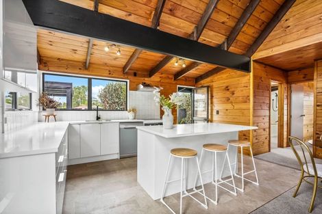 Photo of property in 37 Collins Road, Melville, Hamilton, 3206