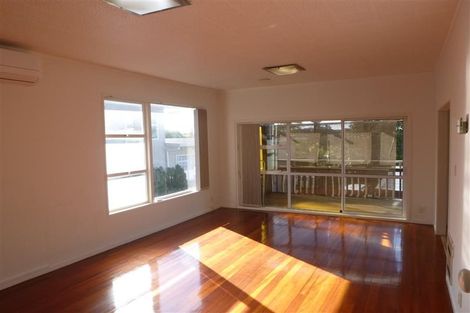 Photo of property in 21 Lake Road, Northcote, Auckland, 0627