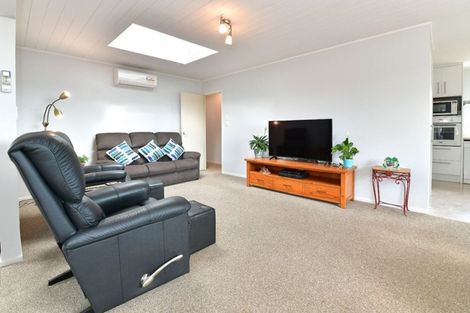 Photo of property in 2b St James Avenue, Helensville, 0800