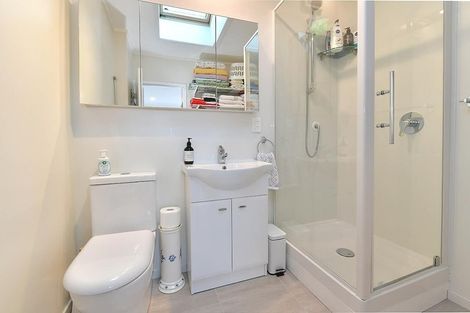 Photo of property in 6/18 Parr Terrace, Castor Bay, Auckland, 0620