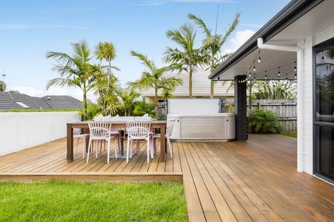 Photo of property in 36 Kath Hopper Drive, Orewa, 0931
