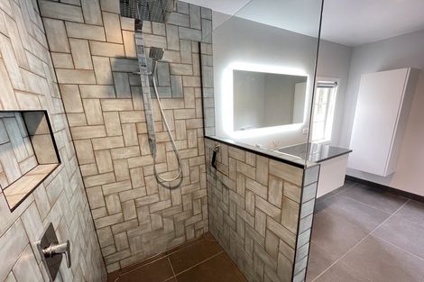 Photo of property in 75 Park Road, Titirangi, Auckland, 0604