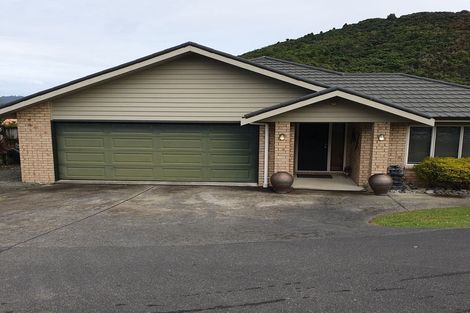 Photo of property in 19a Betty Watt Grove, Riverstone Terraces, Upper Hutt, 5018