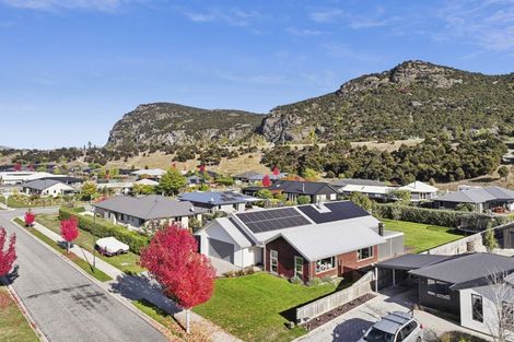 Photo of property in 10 Snowberry Street, Albert Town, Wanaka, 9305
