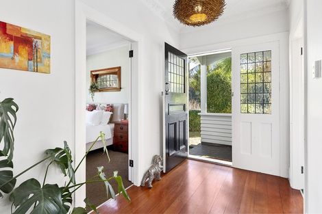 Photo of property in 1 Richmond Avenue, Karori, Wellington, 6012