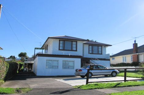 Photo of property in 44 Roberts Road, Te Atatu South, Auckland, 0610