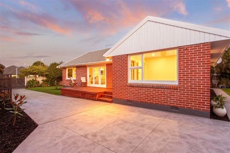 Photo of property in 1 Windermere Road, Papanui, Christchurch, 8053