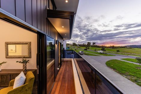 Photo of property in 218 Vaughans Road, Long Bay, Auckland, 0792