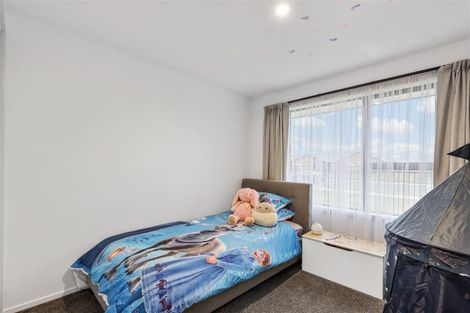 Photo of property in 120 Northmoor Boulevard, Rolleston, 7615