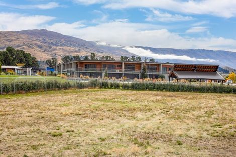 Photo of property in 10 Quinns Way, Cromwell, 9384