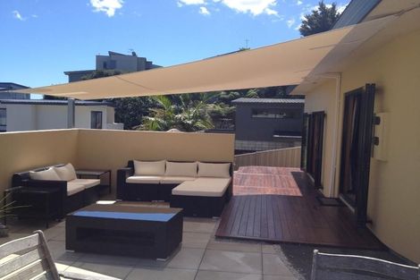 Photo of property in 19 Mariners View Road, Beach Haven, Auckland, 0626