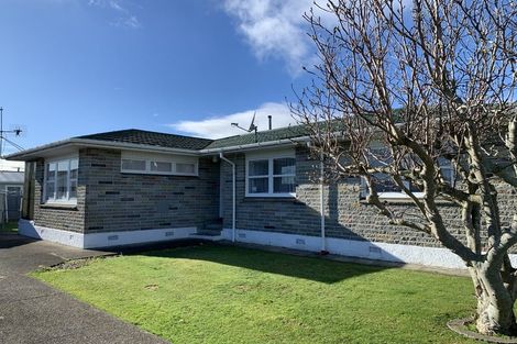 Photo of property in 3 Selwyn Street, Levin, 5510