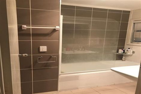 Photo of property in 1/23 Forrest Hill Road, Milford, Auckland, 0620