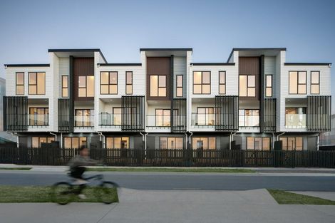 Photo of property in 3/10 Scott Road, Hobsonville, Auckland, 0616