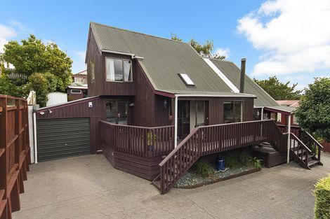 Photo of property in 10 Len Brown Place, Pukekohe, 2120