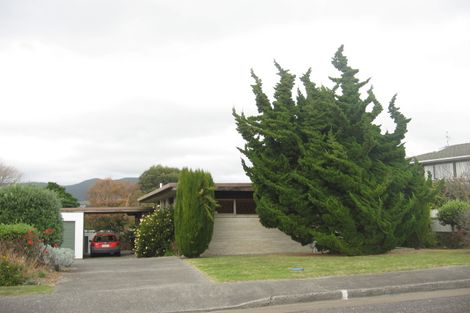 Photo of property in 8 Pohutukawa Crescent, Raumati Beach, Paraparaumu, 5032