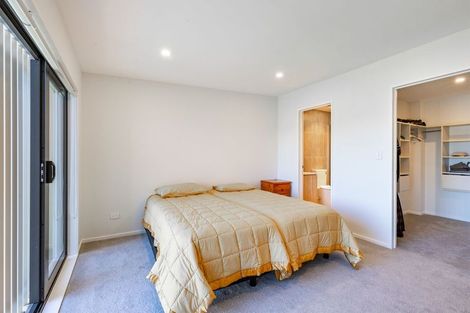 Photo of property in 11 Ngaru Way, Orewa, 0931