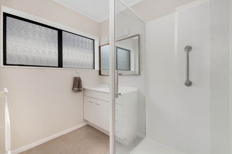 Photo of property in 4b Alice Avenue, Orewa, 0931