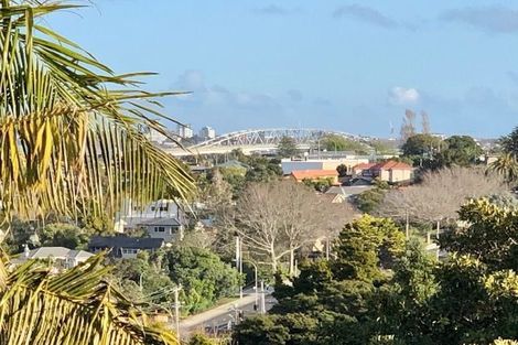 Photo of property in 1/18 Fowler Street, Northcote, Auckland, 0627