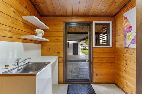 Photo of property in 21 Awanui Drive, Waikanae, 5036