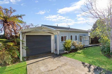 Photo of property in 92 Winara Avenue, Waikanae, 5036
