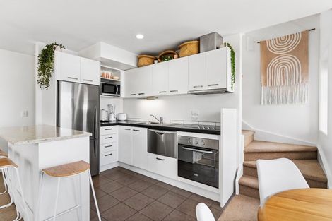 Photo of property in 306 Ocean Road, Whangamata, 3620