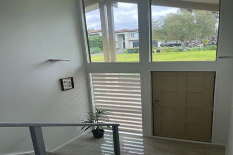 Photo of property in 17 Meteor Place, Schnapper Rock, Auckland, 0632