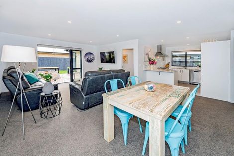 Photo of property in 1 Julia Close, Rolleston, 7614