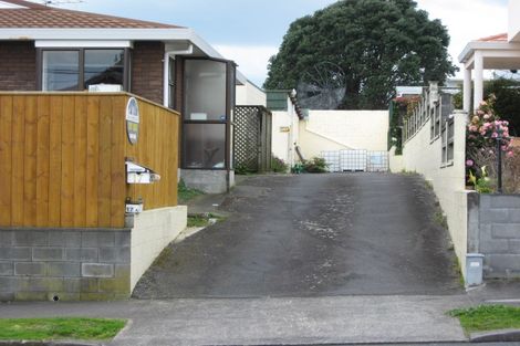 Photo of property in 17a Cutfield Road, New Plymouth, 4310