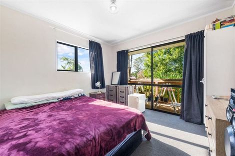 Photo of property in 16 De Val Drive, Titirangi, Auckland, 0604