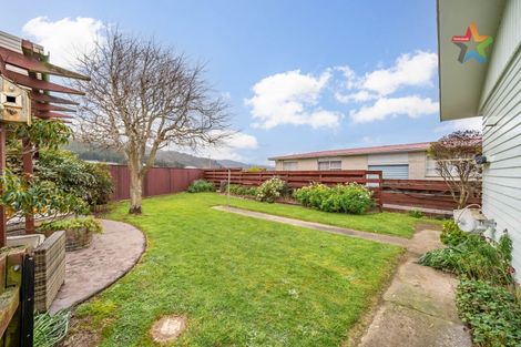 Photo of property in 2/8 Kew Grove, Wainuiomata, Lower Hutt, 5014