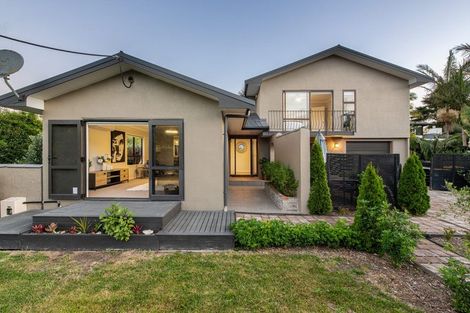 Photo of property in 8a Westbourne Road, Murrays Bay, Auckland, 0630
