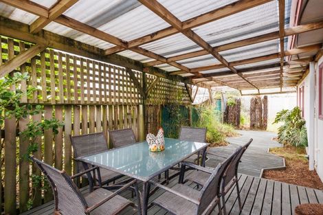 Photo of property in 14 Te Kiri Street, Himatangi Beach, Foxton, 4891