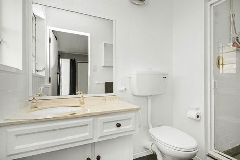 Photo of property in 7 Saint Hildas Glade, Tawa, Wellington, 5028