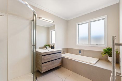 Photo of property in 61 Arataki Road, Havelock North, 4130