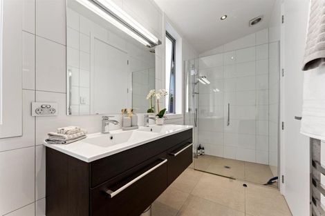 Photo of property in 39 Paraoa Crescent, Omaha, 0986