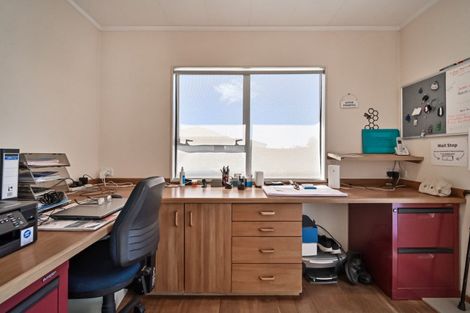 Photo of property in 25 Watson Road, Karamu, Hastings, 4172