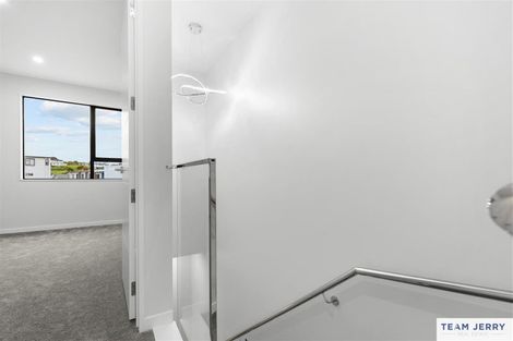 Photo of property in 13 Kuaha Road, Massey, Auckland, 0614