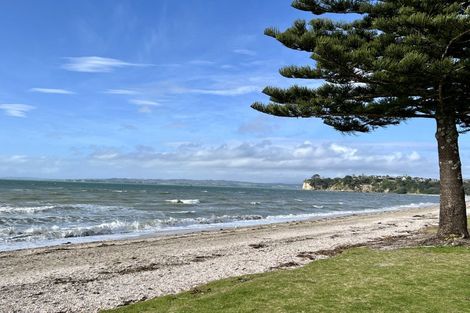 Photo of property in 24 The Esplanade, Eastern Beach, Auckland, 2012