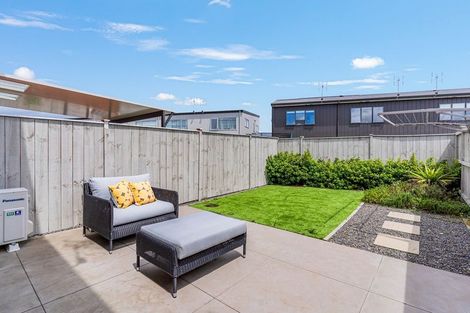 Photo of property in 15 Orona Place, Takanini, 2112