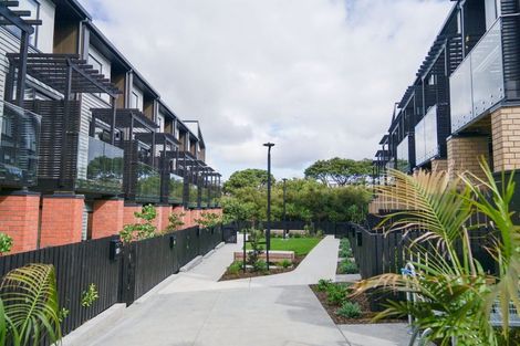 Photo of property in 30 Parkwood Avenue, Westgate, Auckland, 0614