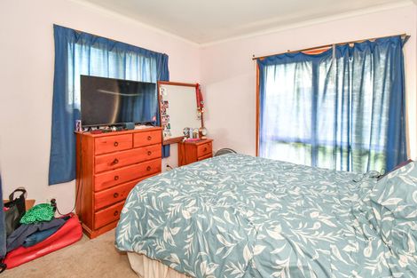 Photo of property in 2/27 Goodwood Drive, Goodwood Heights, Auckland, 2105