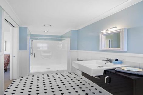 Photo of property in 8b Sampson Avenue, Waiwhakaiho, New Plymouth, 4312