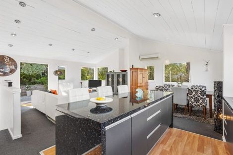 Photo of property in 141 Matipo Road, Te Atatu Peninsula, Auckland, 0610