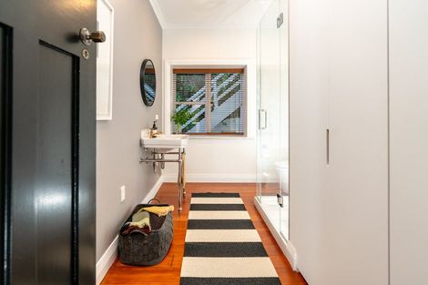 Photo of property in 9 Easdale Street, Kelburn, Wellington, 6012