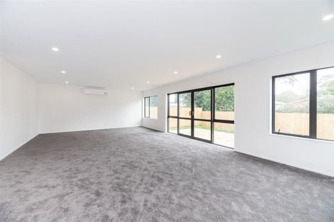 Photo of property in 18b Riverpark Crescent, Henderson, Auckland, 0610