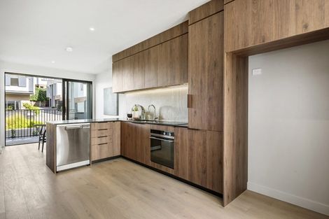 Photo of property in 9b Windlass Street, Long Bay, Auckland, 0630