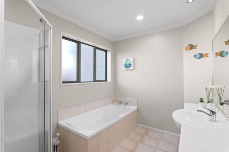 Photo of property in 4 Dinglebay Place, Casebrook, Christchurch, 8051