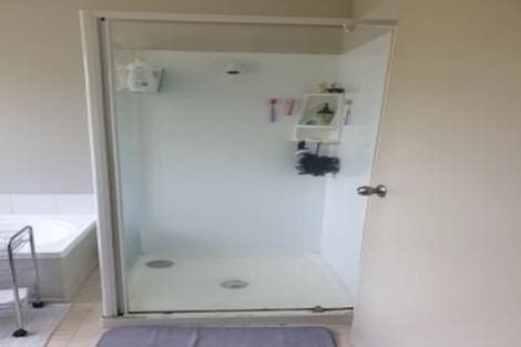 Photo of property in 8 Josie Lane, Manurewa, Auckland, 2102