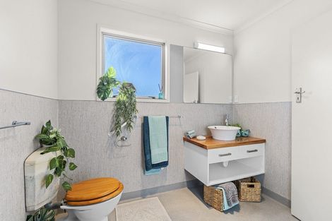 Photo of property in 12 Domett Street, Waitara, 4320